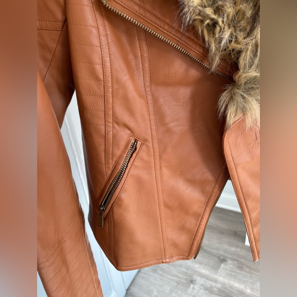 Leather Jacket - Picture 4 of 6